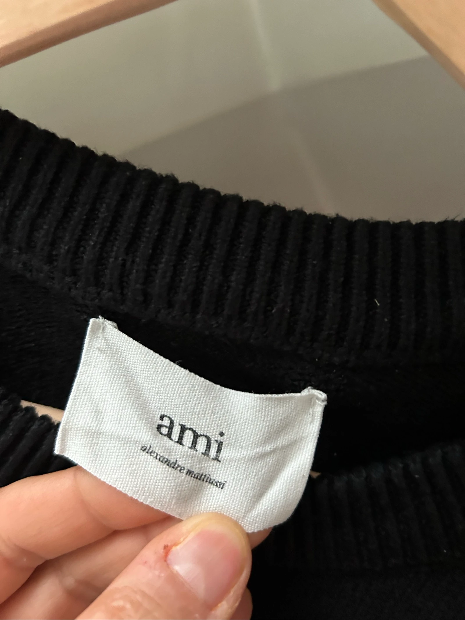 Pull ami noir  – photo 4